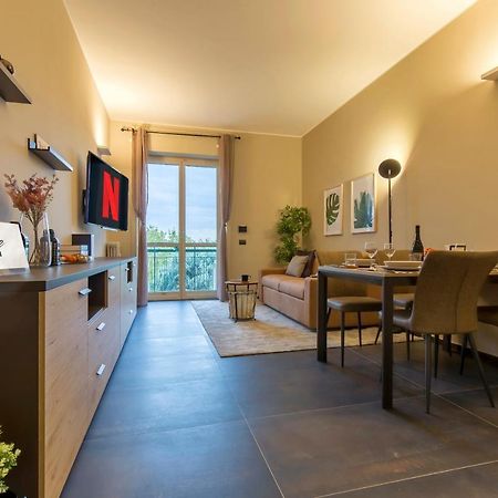 Modern & Bright 2 Bedroom Flat 50M From M4 Stop Milan Exterior photo