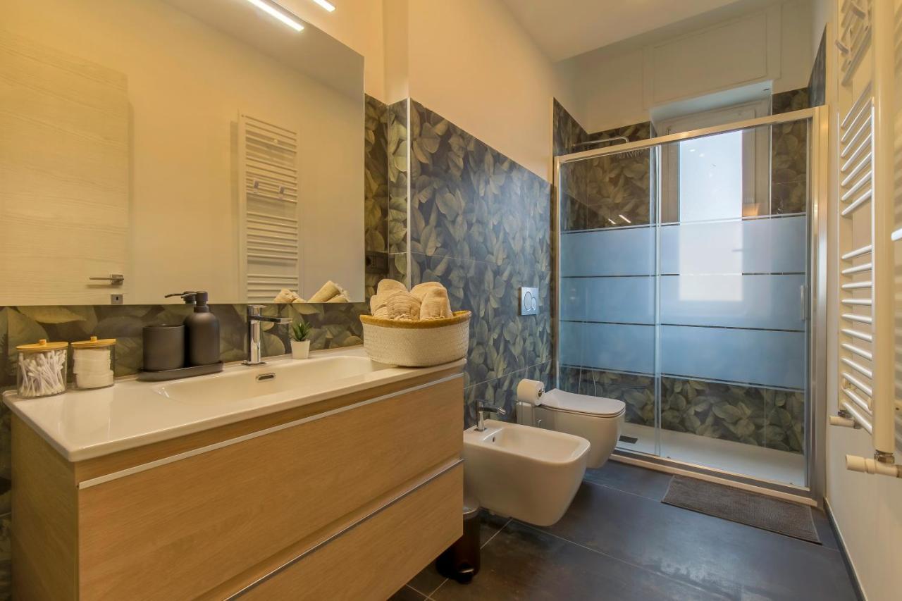 Modern & Bright 2 Bedroom Flat 50M From M4 Stop Milan Exterior photo
