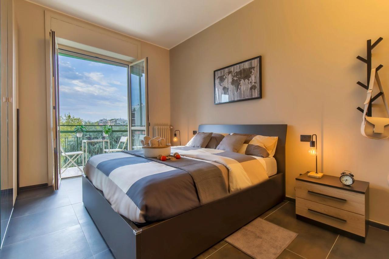 Modern & Bright 2 Bedroom Flat 50M From M4 Stop Milan Exterior photo