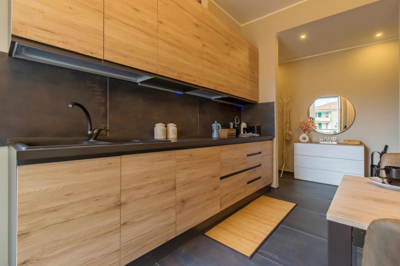 Modern & Bright 2 Bedroom Flat 50M From M4 Stop Milan Exterior photo