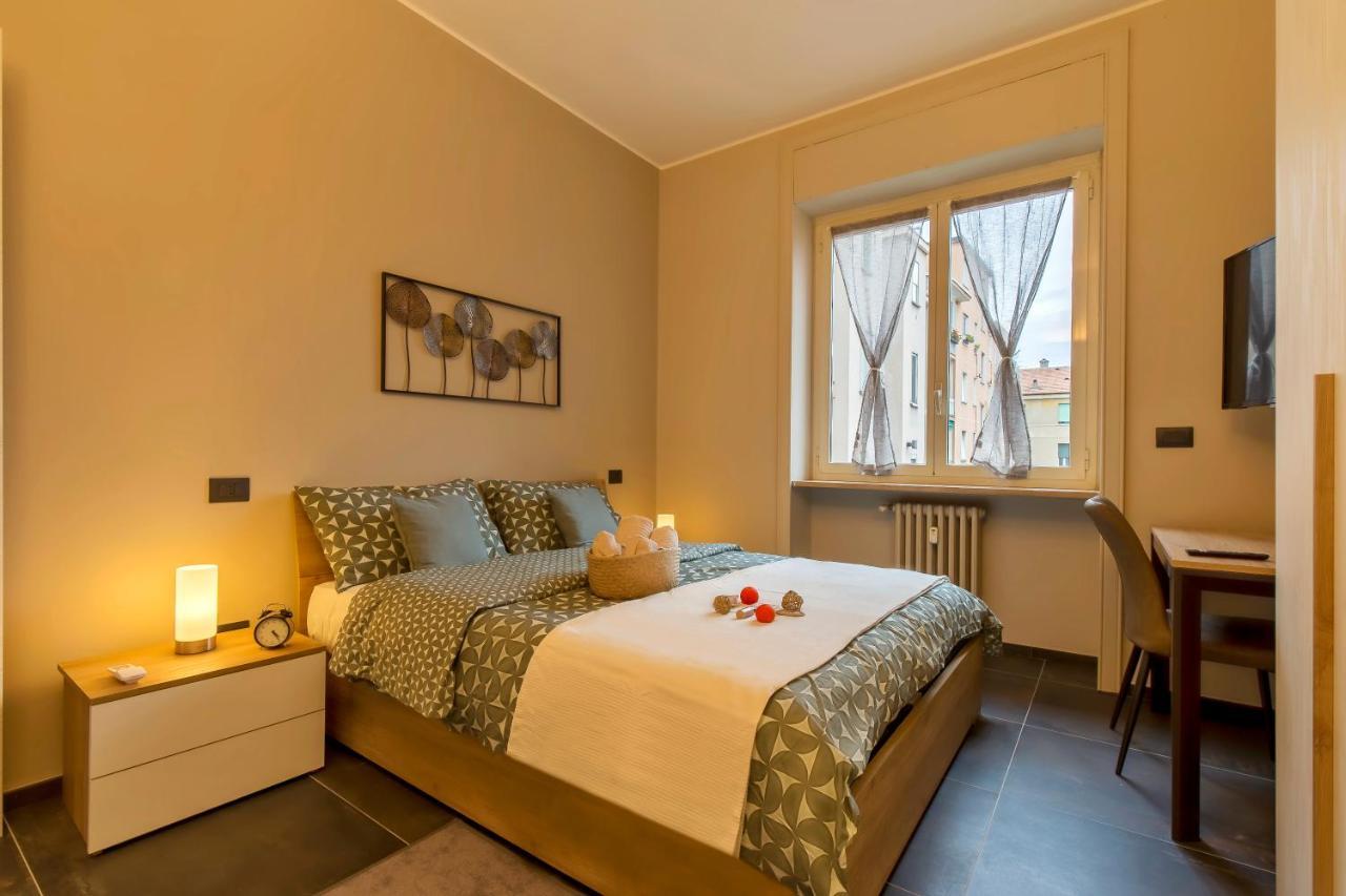 Modern & Bright 2 Bedroom Flat 50M From M4 Stop Milan Exterior photo